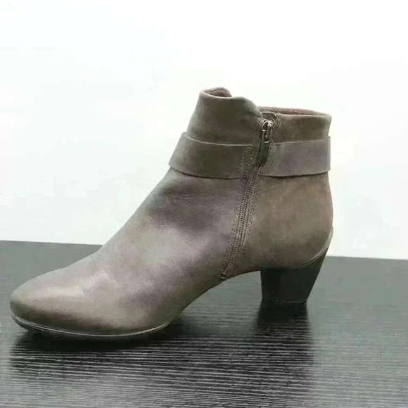 Ecco Women's Taupe Leather Side Zip Up Ankle Boots - Picture 4 of 11